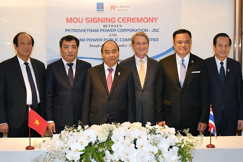 Signing Ceremony between B.Grimm Power and Petrovietnam for joint development of LNG projects and 3,000 MW power plants in Vietnam.