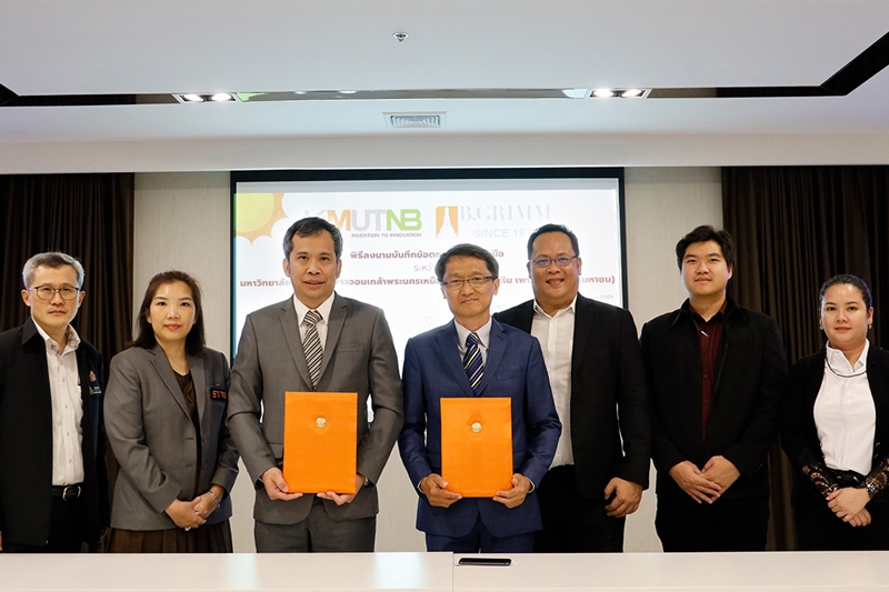 MOU signing with King Mongkut’s University of Technology North Bangkok for collaborating research on renewable energy.